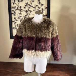 Faux
QUESTIONS Multicolored Faux Fur Short Jacket Size Large